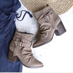 NIB Rush Top Distressed Chic Block Heel Ankle Boot